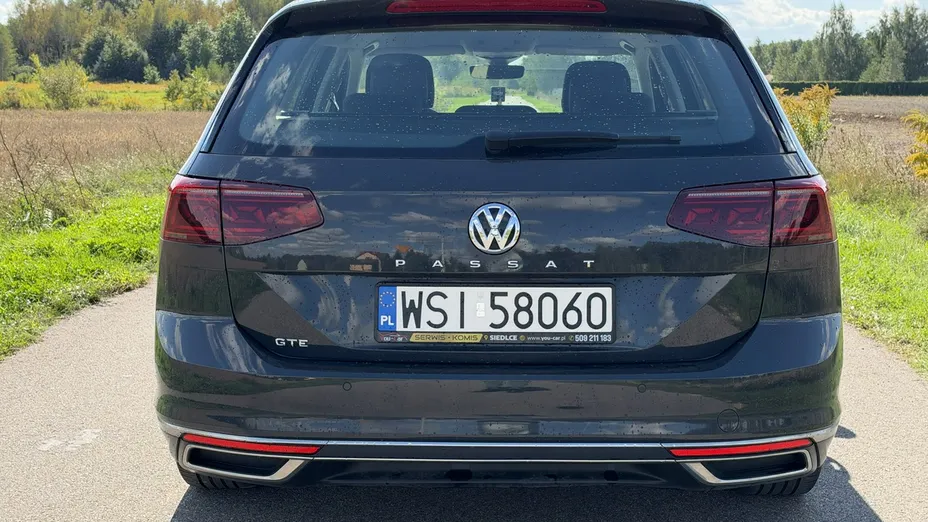 VOLKSWAGEN Passat -