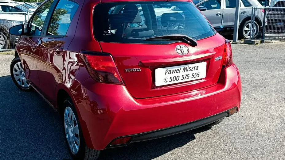 TOYOTA Yaris -