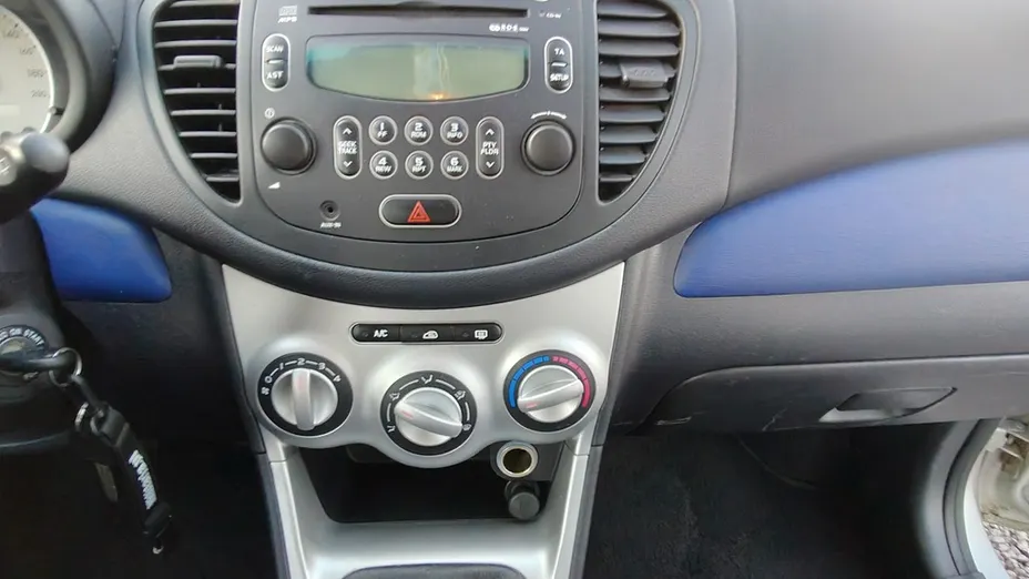 HYUNDAI i10 -