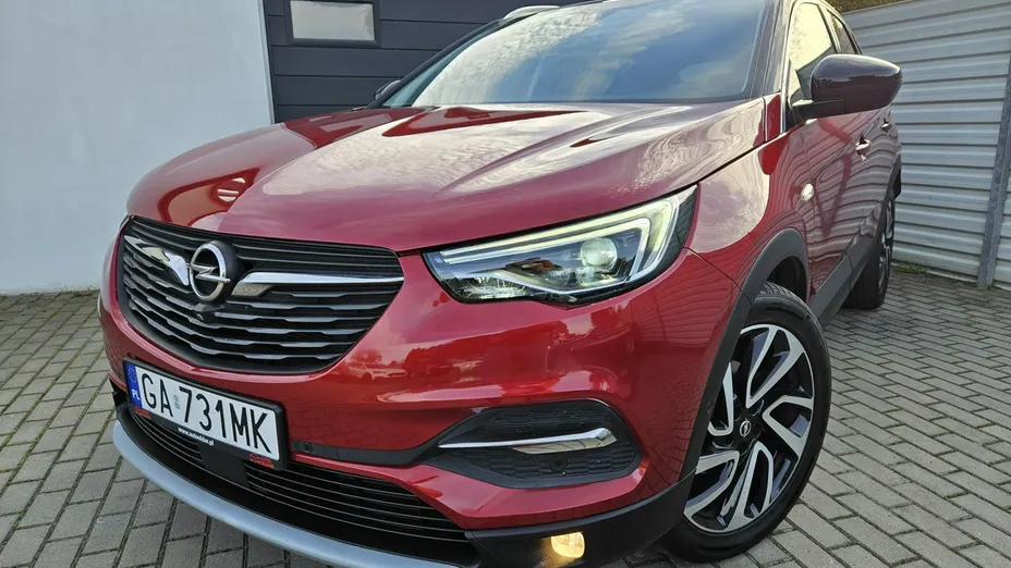 OPEL Grandland X -