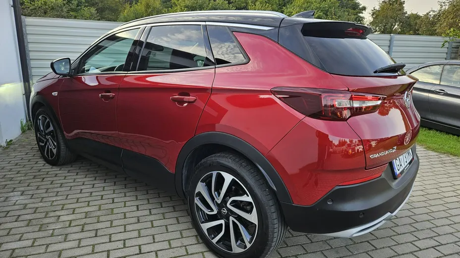 OPEL Grandland X -