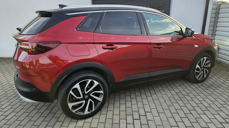 OPEL Grandland X -