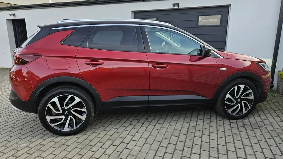 OPEL Grandland X -