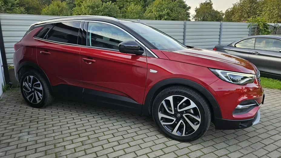 OPEL Grandland X -