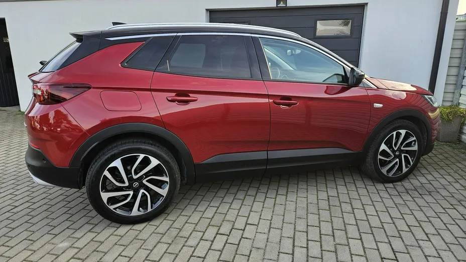 OPEL Grandland X -