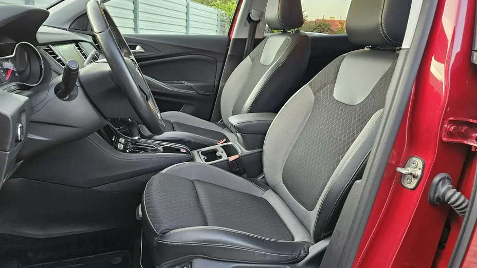 OPEL Grandland X -
