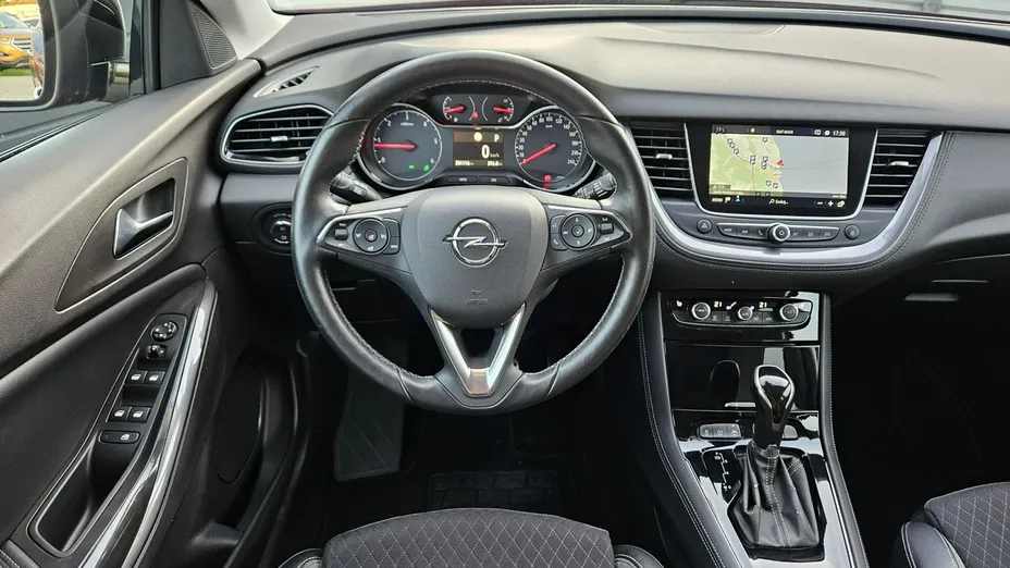 OPEL Grandland X -