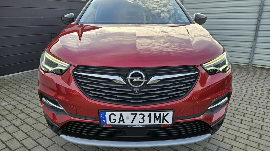 OPEL Grandland X -