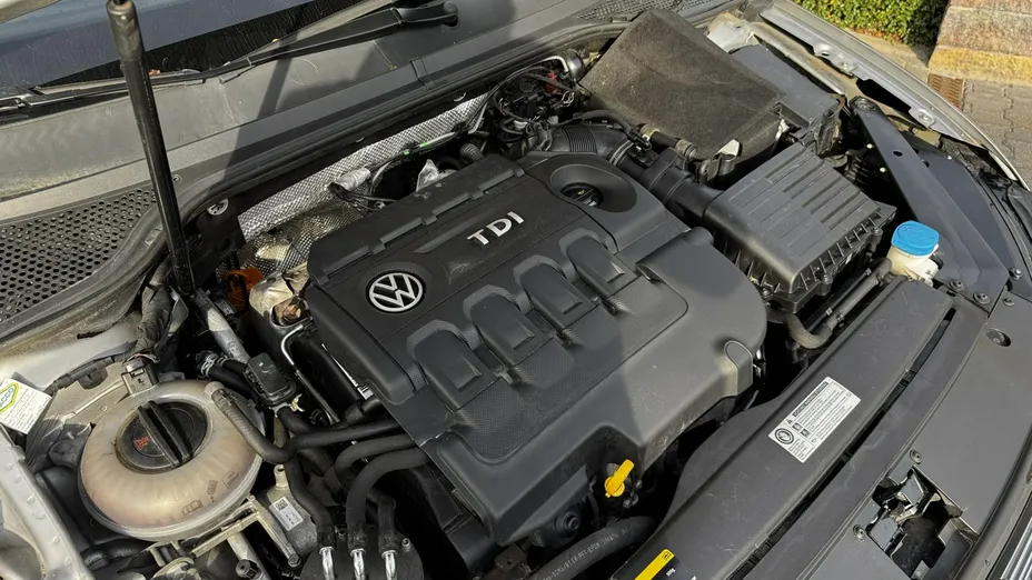 VOLKSWAGEN Passat -
