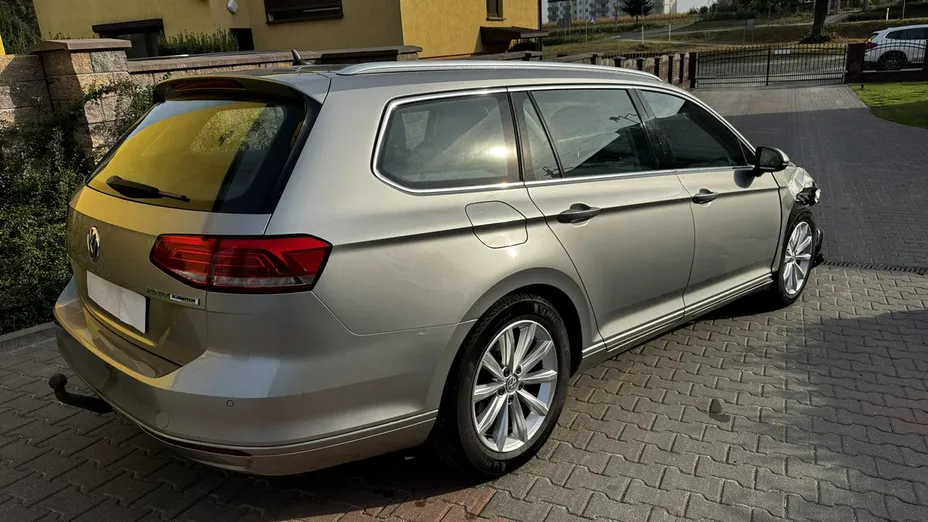 VOLKSWAGEN Passat -