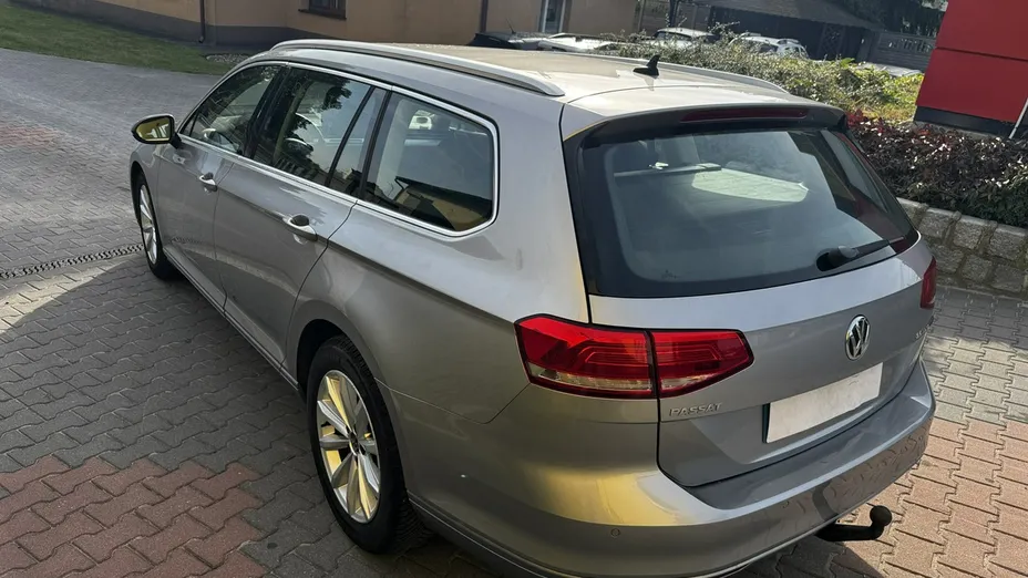 VOLKSWAGEN Passat -