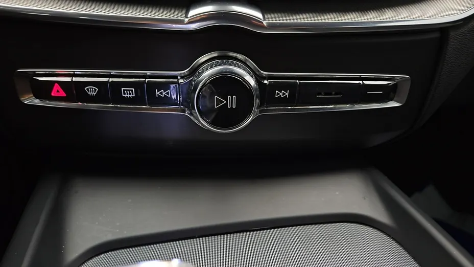 VOLVO XC60 -