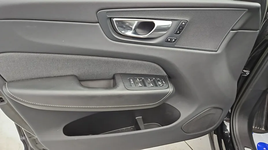 VOLVO XC60 -