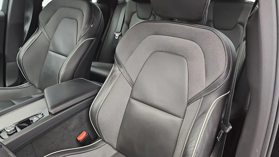 VOLVO XC60 -