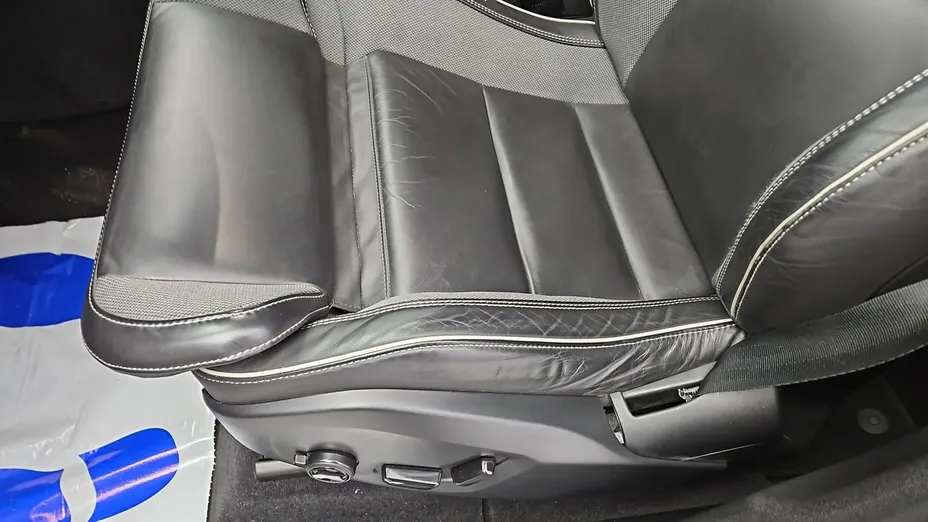 VOLVO XC60 -