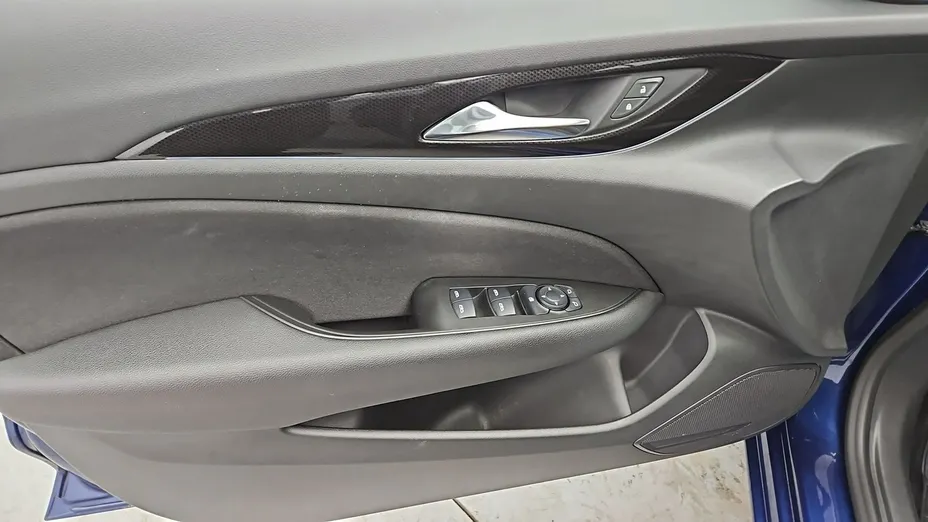 OPEL Insignia -