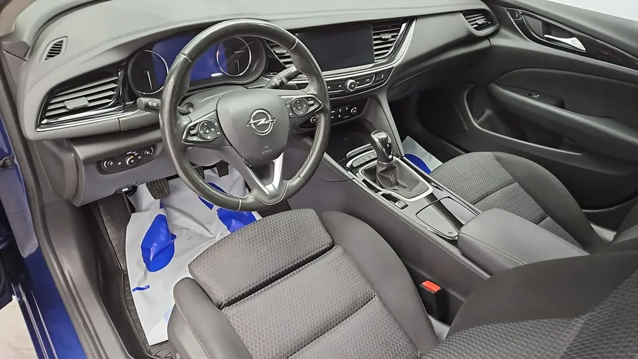 OPEL Insignia -