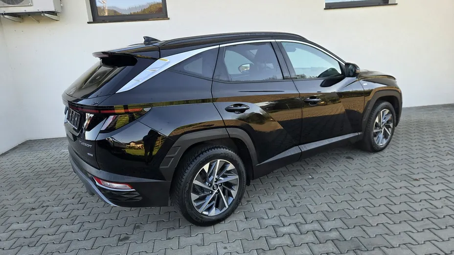 HYUNDAI Tucson -