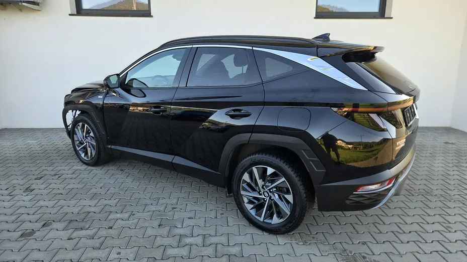 HYUNDAI Tucson -