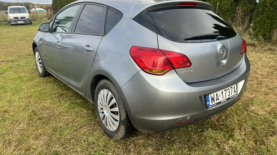 OPEL Astra -
