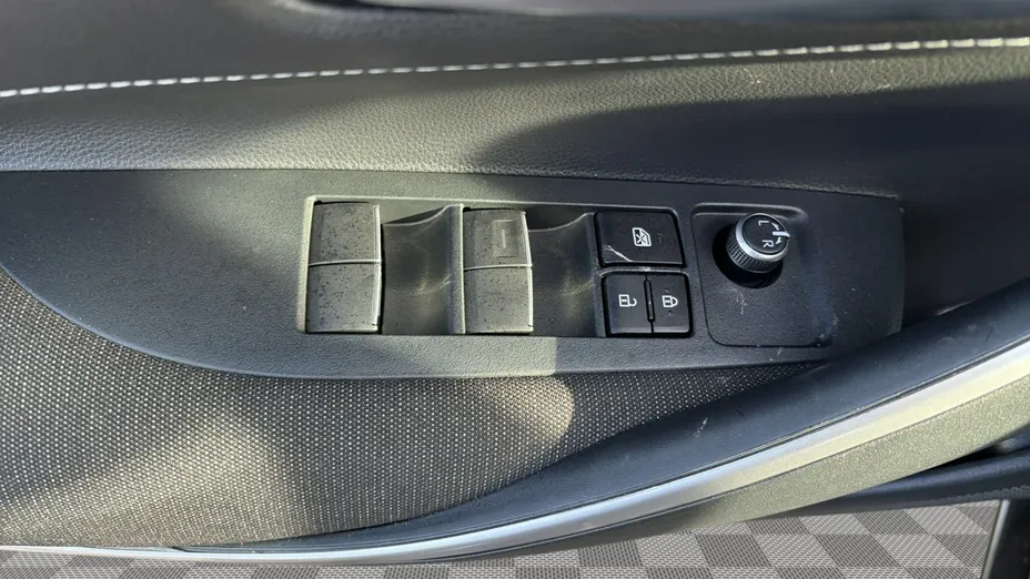 TOYOTA Corolla -