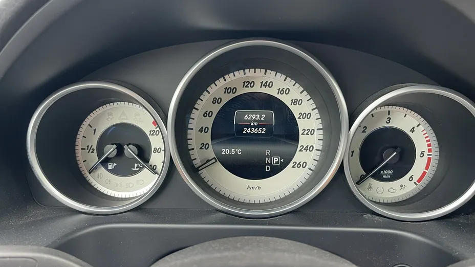 MERCEDES-BENZ E Klasa -