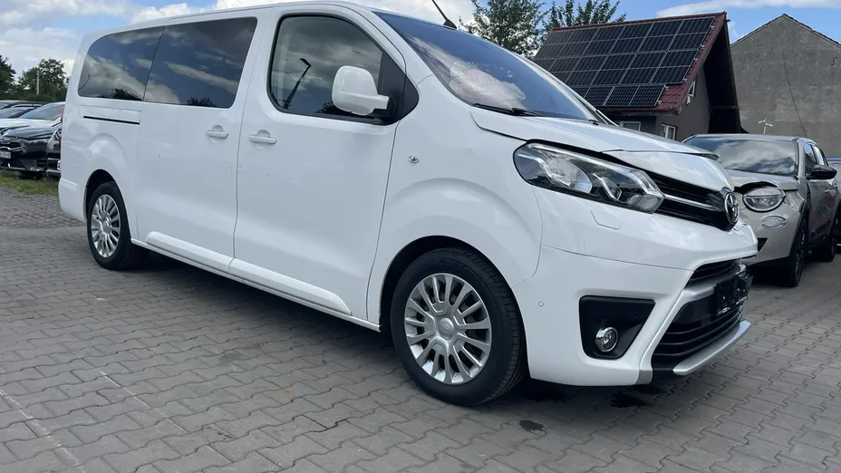TOYOTA Proace Verso -