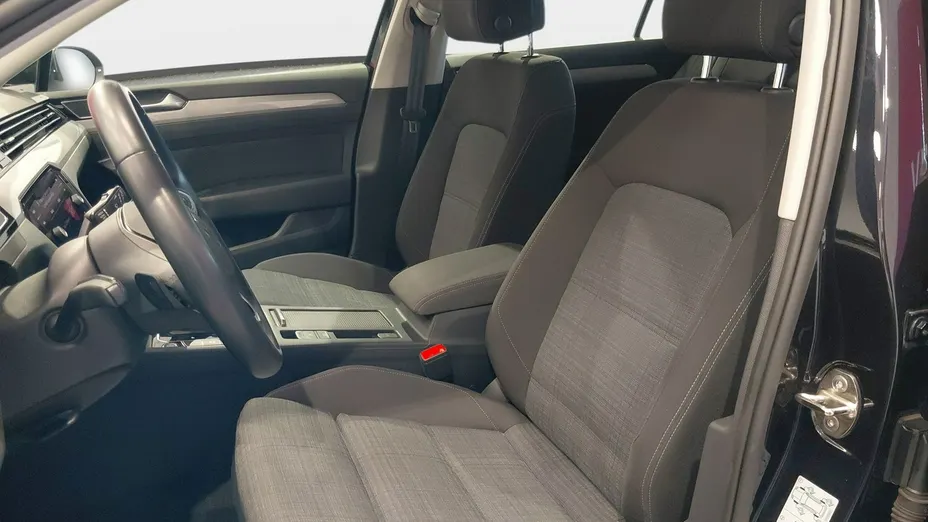 VOLKSWAGEN Passat -