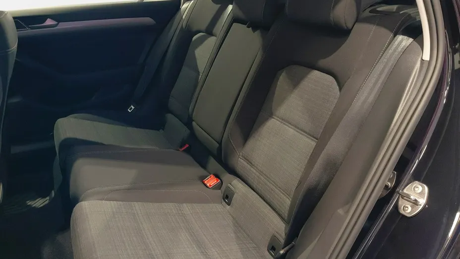 VOLKSWAGEN Passat -