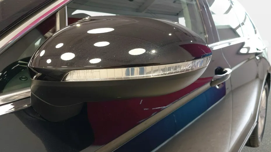 VOLKSWAGEN Passat -
