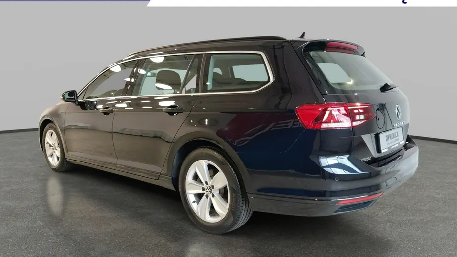 VOLKSWAGEN Passat -