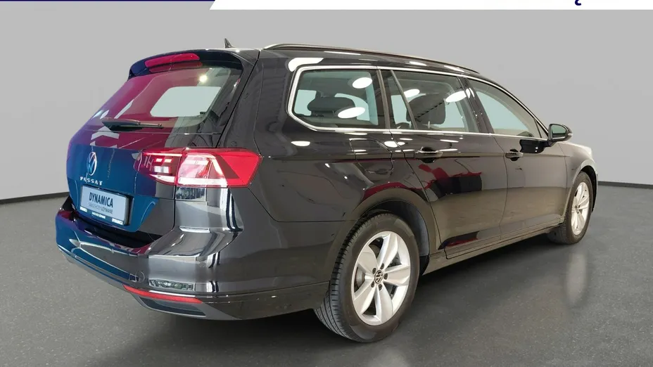 VOLKSWAGEN Passat -