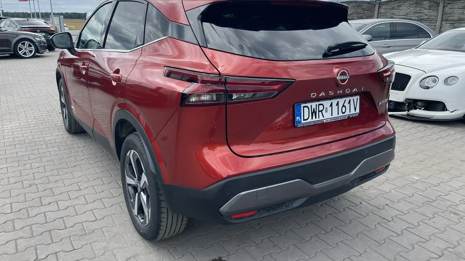 NISSAN Qashqai -