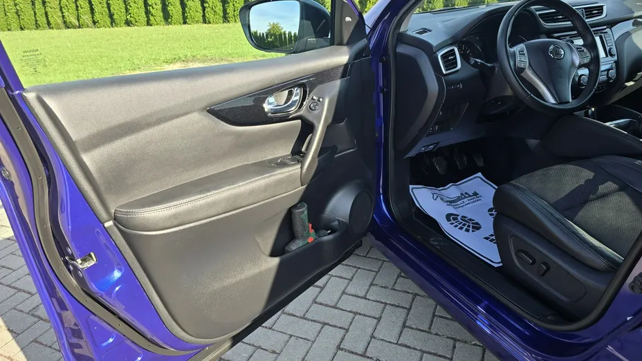 NISSAN Qashqai -