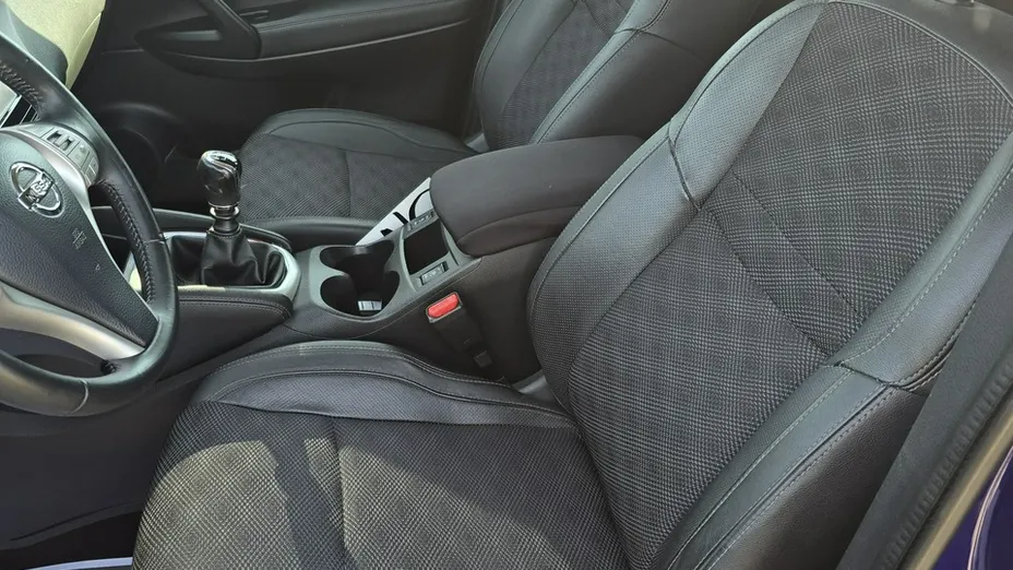 NISSAN Qashqai -