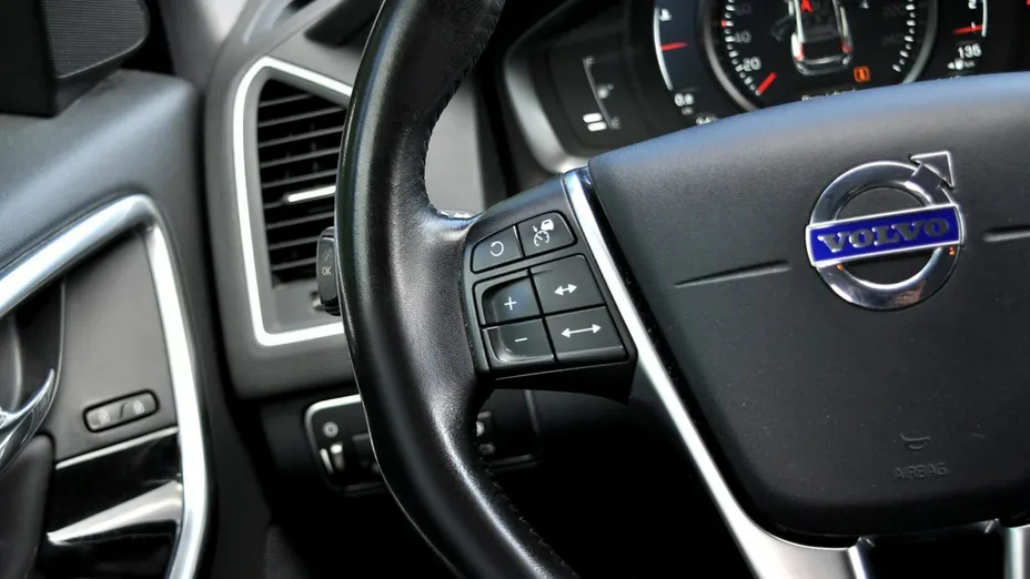 VOLVO XC60 -