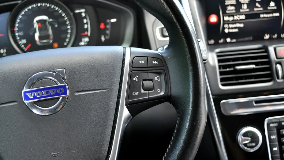 VOLVO XC60 -