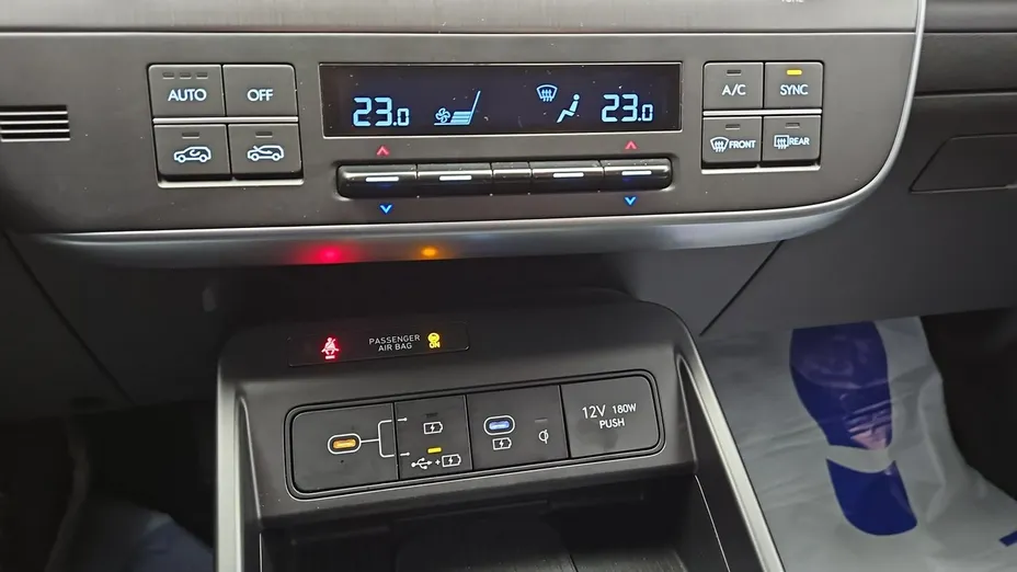 HYUNDAI Kona -