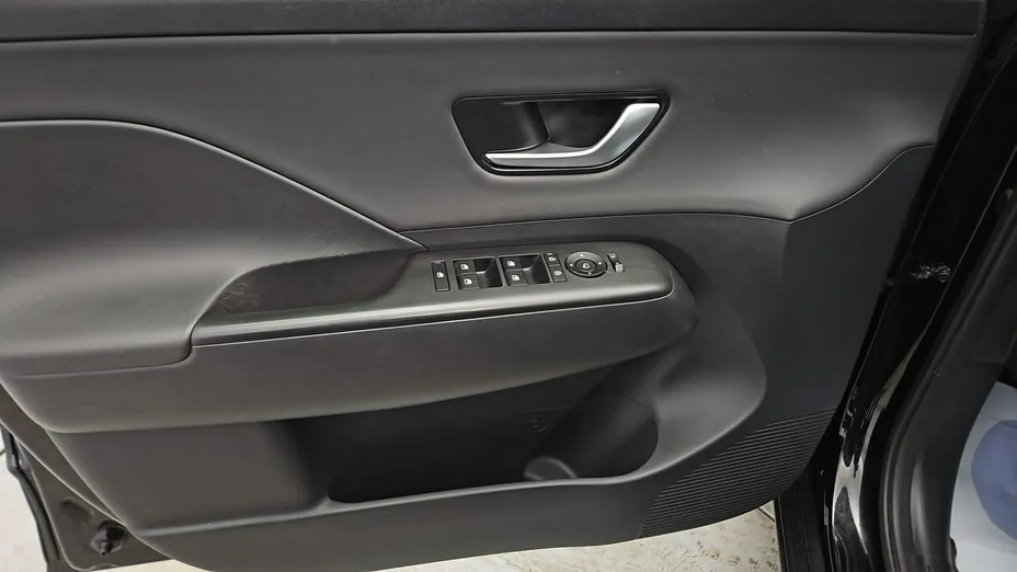 HYUNDAI Kona -