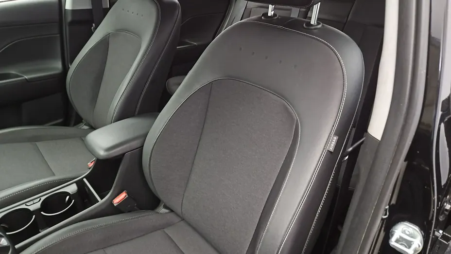 HYUNDAI Kona -