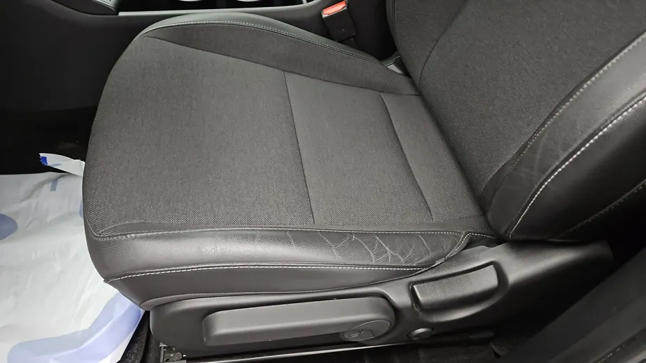 HYUNDAI Kona -