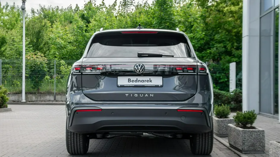 VOLKSWAGEN Tiguan -