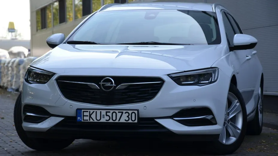 OPEL Insignia -