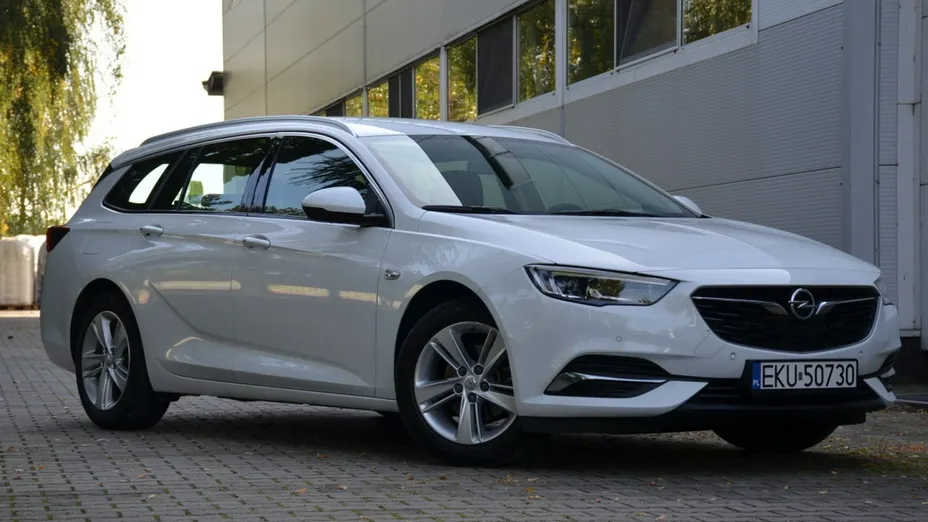 OPEL Insignia -