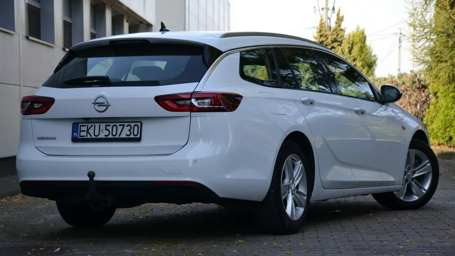 OPEL Insignia -