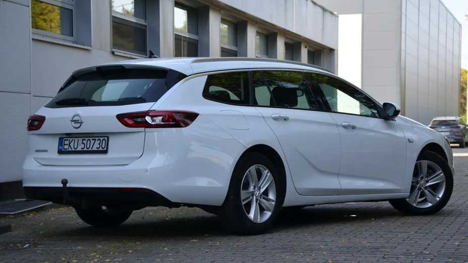 OPEL Insignia -