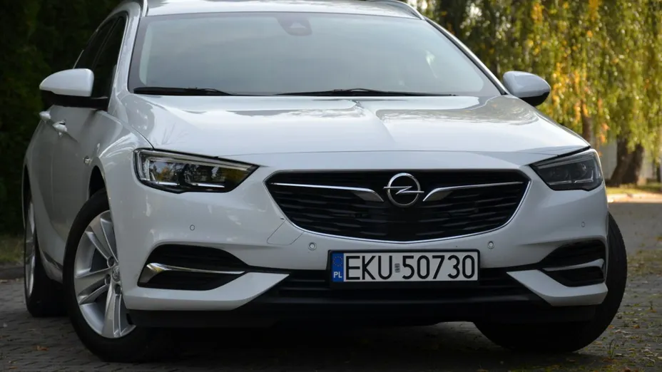 OPEL Insignia -