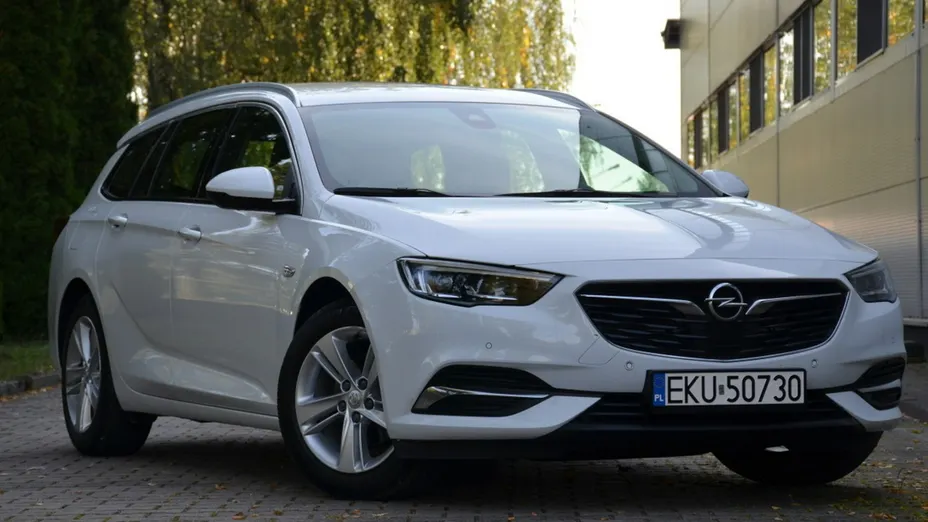 OPEL Insignia -