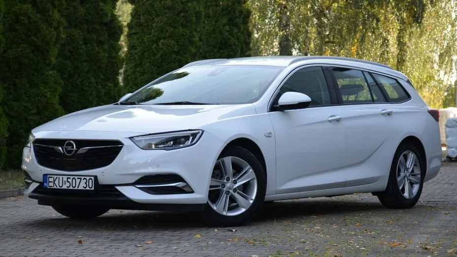 OPEL Insignia -