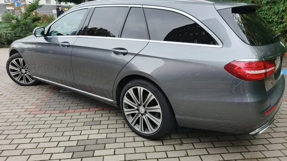MERCEDES-BENZ E Klasa -